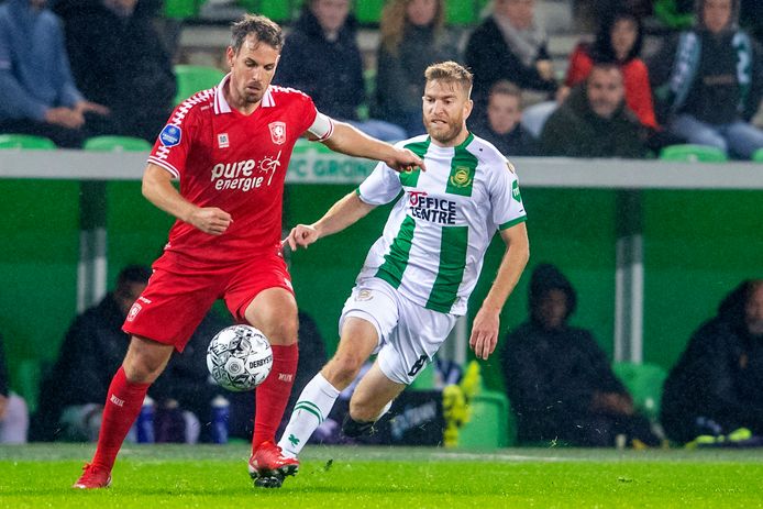 Wout Brama in actie tegen FC Groningen.