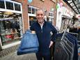 ‘Koning spijkerbroek’ Evert (65) uit Almelo zet zijn winkel in Duitsland te koop (en dit moet je ervoor neertellen)