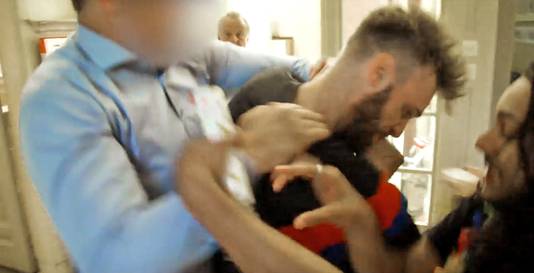 een still uit de aflevering van Tim Hofman onlineprogramma #BOOS .