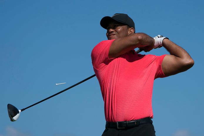 Tiger Woods in actie op de Bahama's.