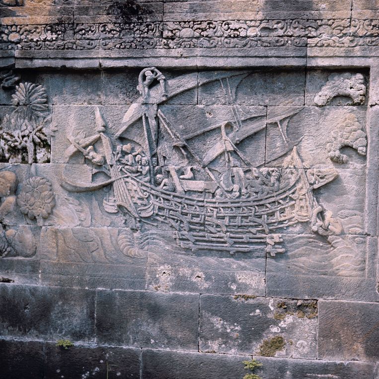 Relief di Borobudur ini menjadi saksi warisan bahari dan budaya yang panjang di kepulauan Indonesia.