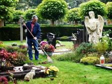Grafdelver Kees van Rooij (1950-2023) mag nu rusten op zijn eigen begraafplaats in Goirle