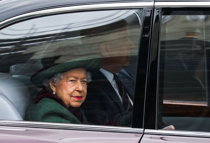 Elizabeth II arrive à l’hommage rendu au prince Philip ce mardi 29 mars.