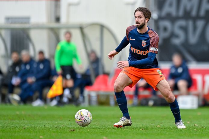 Pröpper in het oefenduel op De Herdgang tegen Jong PSV.