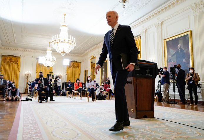 Biden na afloop van zijn persconferentie.