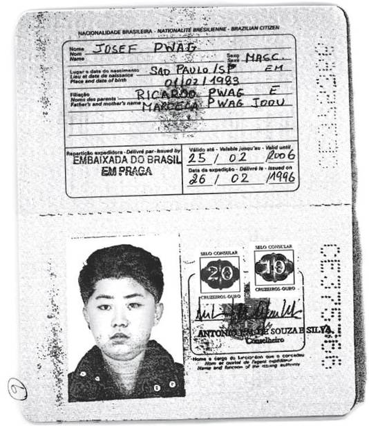 Het Braziliaanse paspoort van Kim Jong-un, met de naam 'Josef Pwang'.