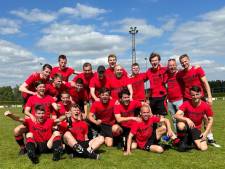 Derde elftal AVW'66 is kampioen en dagtocht naar Marken is een groot succes