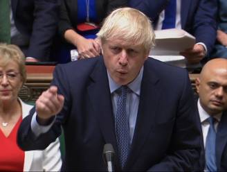 Britse premier Johnson daagt oppositie in “verlamd” parlement uit regering weg te stemmen