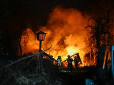 Chalet gaat in vlammen op in Almelo