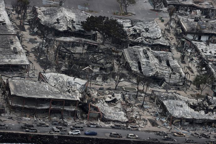 De stad Lahaina is door de branden nagenoeg volledig verwoest.
