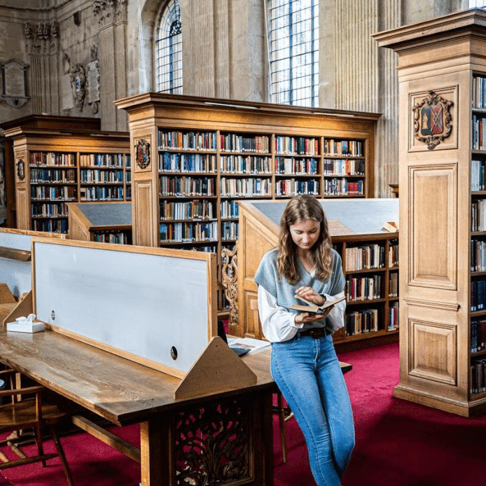 Kroonprinses Elisabeth (19) is begonnen aan haar opleiding ‘history & politics’ aan het Britse Lincoln College in Oxford.
