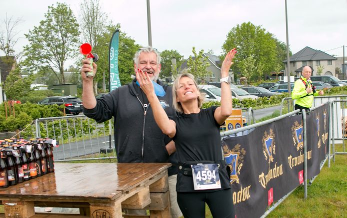 Vlaanderens bekendste klankman Pascal Braeckman bezorgt de deelnemers een hartverwarmende start bij de Troubadour Trail van brouwerij The Musketeers.