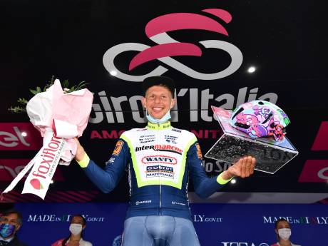 De wonderlijke Giro-zege van Taco van der Hoorn: ‘Ik val aan en probeer het, vandaag lukt het: kippenvel’