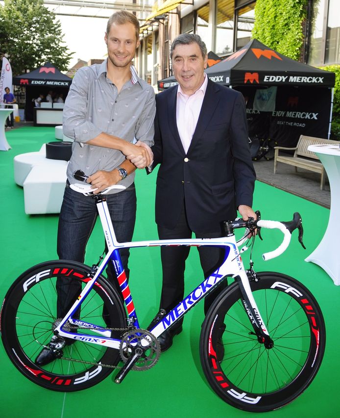 Tom Boonen in 2010 aan de zijde van Eddy Merckx.