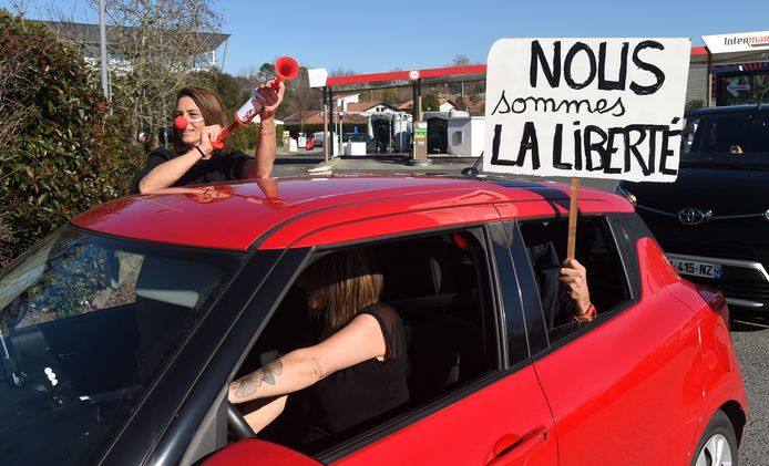 Départ du convoi de la liberté depuis Bayonne, dans le sud-ouest de la France, le mercredi 9 février.