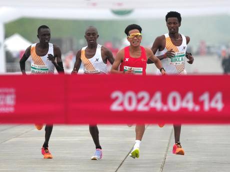 Polémique au semi-marathon de Pékin: les favoris africains ont-ils laissé gagner l’athlète chinois?