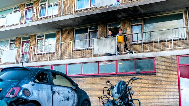 Karin stond doodsangsten uit bij grote explosie tijdens brand naast haar huis: ‘Iedereen in paniek’