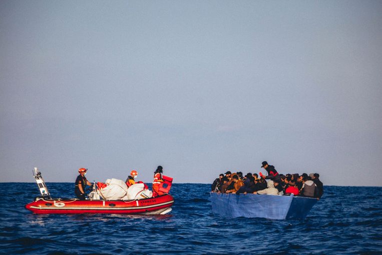 Het migratiepact moet onder meer zorgen voor een snellere verdeling van migranten over Europa. Beeld AFP