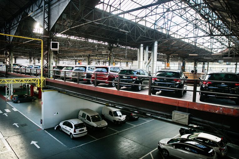 De Citroëngarage aan het Kanaal. Beeld Tim Dirven