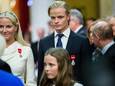 Kroonprinses Mette Marit (L) en haar zoon Marius Borg Hoiby.