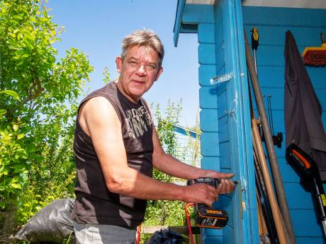 Tuinders woedend: dieven bouwen brug om tientallen volkstuinen en schuurtjes leeg te roven