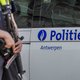 Hoe moet de politie reageren op geweld? "Eerst praten, dan een wapen"