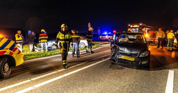 Een gewonde na botsing op N285 bij Wagenberg