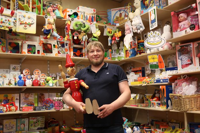 Levering Geologie Middelen Deze speelgoedwinkel in Utrecht is heel anders dan Intertoys: 'Daar is 90  procent van plastic' | Utrecht | AD.nl