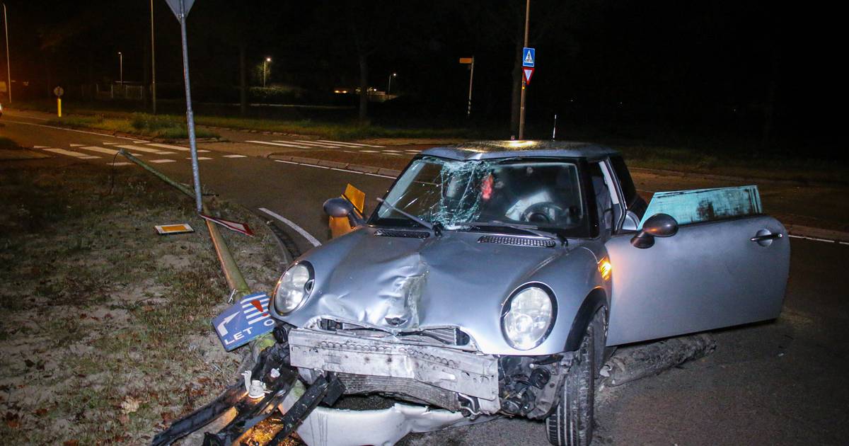 Automobilist spoorloos na ongeval in Zutphen.