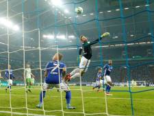 Schalke schakelt Wolfsburg uit in beker