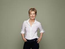Actrice Ariane Schluter ging minder alcohol drinken: ‘Krijg er ’s nachts hartkloppingen van’