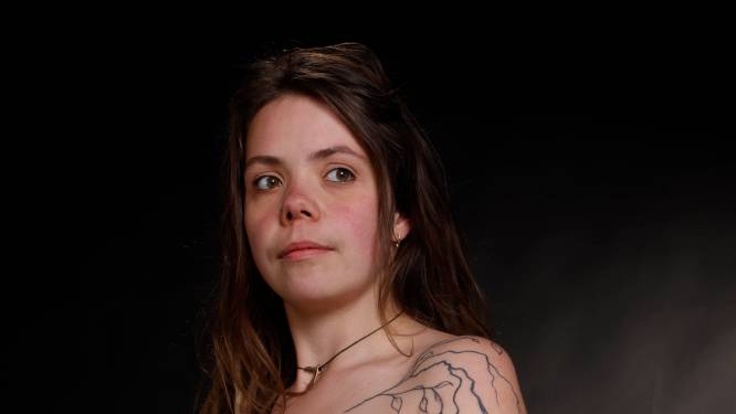 Mera wil een heel ecosysteem op haar arm: ‘Een tatoeage hoeft niet altijd een plaatje te zijn’