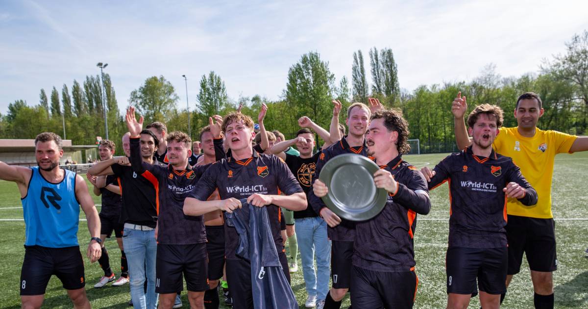 Tijdens kampioenfeest met vijfdeklasser besluit Mike dag erna hele marathon te lopen: ‘Mezelf verbaa