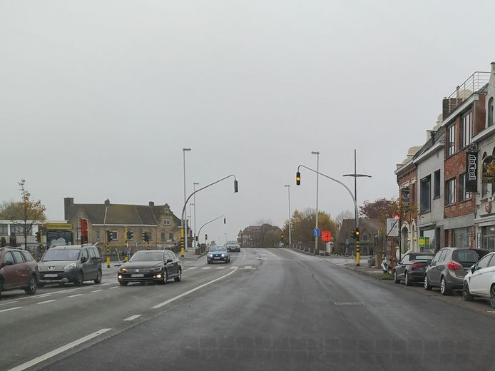 Verkeerslichten aan Hoge Brug Diksmuide staan op knipperstand zolang de detectielussen niet zijn hersteld