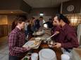 Bewoners van hotel Zalkerbroek kookten voor vrijwilligers en anderen die betrokken zijn bij de opvang.