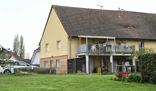 Jongen (9) zit meer dan jaar opgesloten in bestelwagen, maar buurt had niets door: ‘Overduidelijk ondervoed’