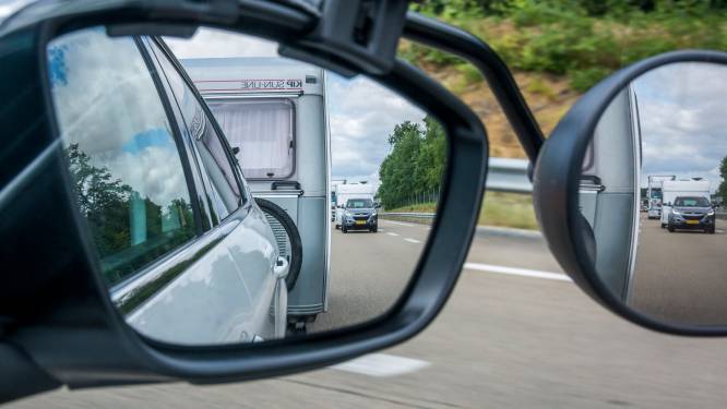 ‘Zijn die grote caravanspiegels nog wel nodig?’