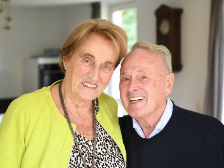 Diamanten paar Ton (85) en Riek (85) uit Tilburg: ‘Binnen een jaar waren we verliefd, verloofd en getrouwd’