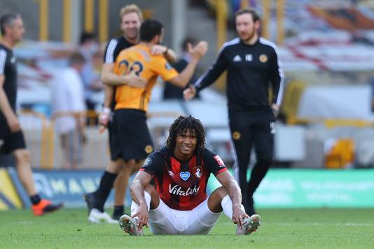 De geblesseerde Nathan Aké kan Bournemouth niet meer helpen op de slotdag.