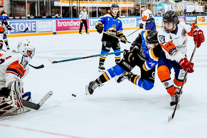 Beeld uit de wedstrijd tussen het toekomstteam van Tilburg Trappers en Eindhoven Kemphanen.