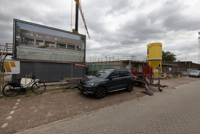 Begin dit jaar is de bouw gestart van het nieuwe opvangcentrum voor zwerfdieren aan de Kanaaldijk-Noord in Eindhoven.
