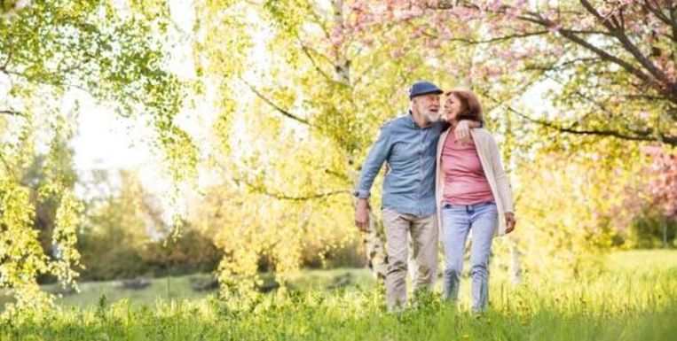 Waarom wandelen beter is voor je weerstand dan hardlopen  Beeld iStock
