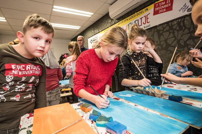 Basisschool De Ratel Het Glazen Winkeltje voor het goede doel in Gennep | Gennep | gelderlander.nl