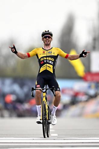 Wéér raak voor Jumbo-Visma en Christophe Laporte: Fransman wint Dwars door Vlaanderen na late uitval