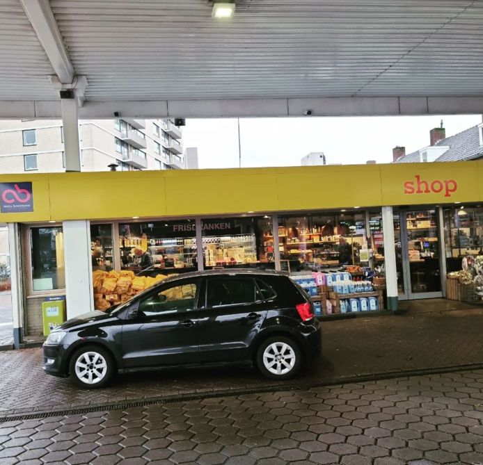 Een man probeerde benzine te stelen bij een tankstation in Breda.