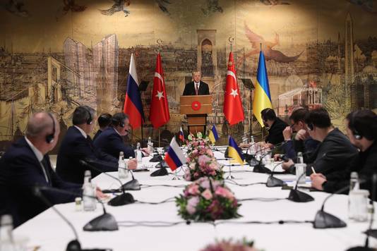 De laatste rechtstreekse gesprekken tussen beide landen vonden op 29 maart plaats in de Turkse stad Istanboel.