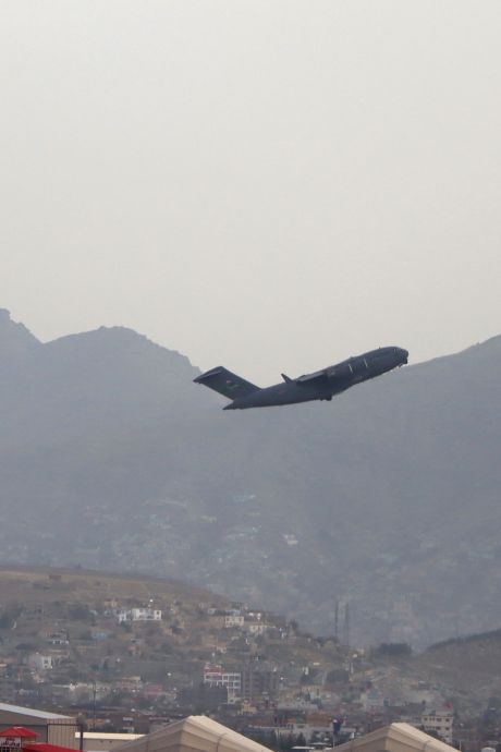 L’armée américaine détruit des avions et des blindés avant de quitter Kaboul