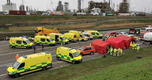 Ernstig ongeval in Antwerpse tunnel: 1 dode, 5 zwaargewonden en 44 lichtgewonden.