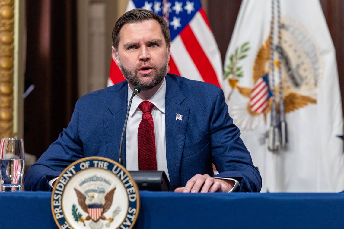 ‘Hij heeft echt ambitie om president te worden’: JD Vance blijft maar klappen opvangen voor zijn baas Donald Trump