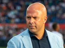 Feyenoord-trainer Arne Slot: ‘Ik weet niet of we naar Ajax en PSV of naar Twente en AZ moeten kijken’
